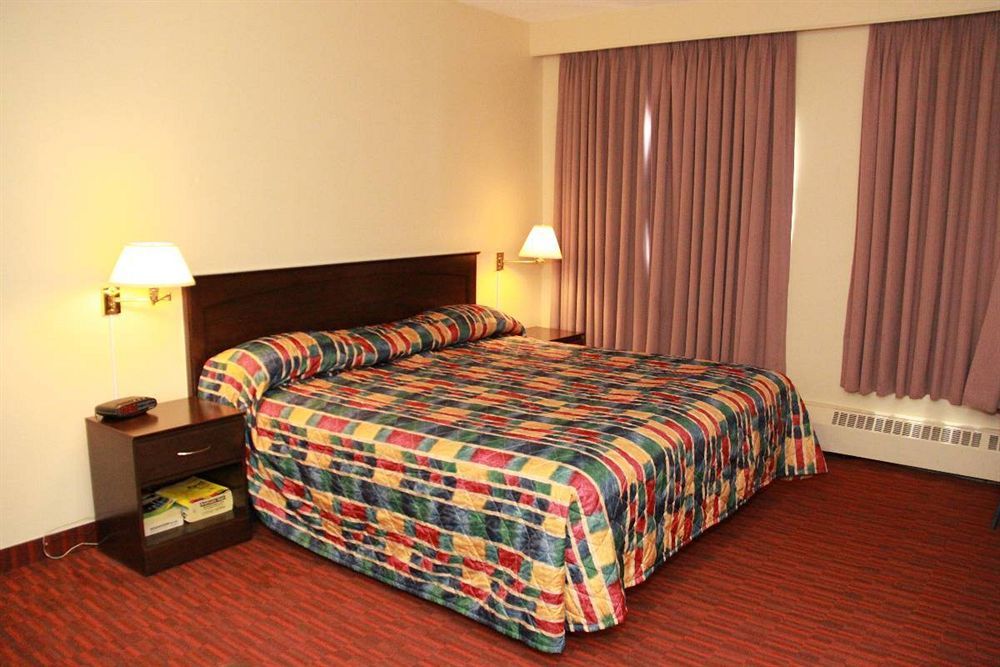 Argyll Plaza Hotel Edmonton Esterno foto