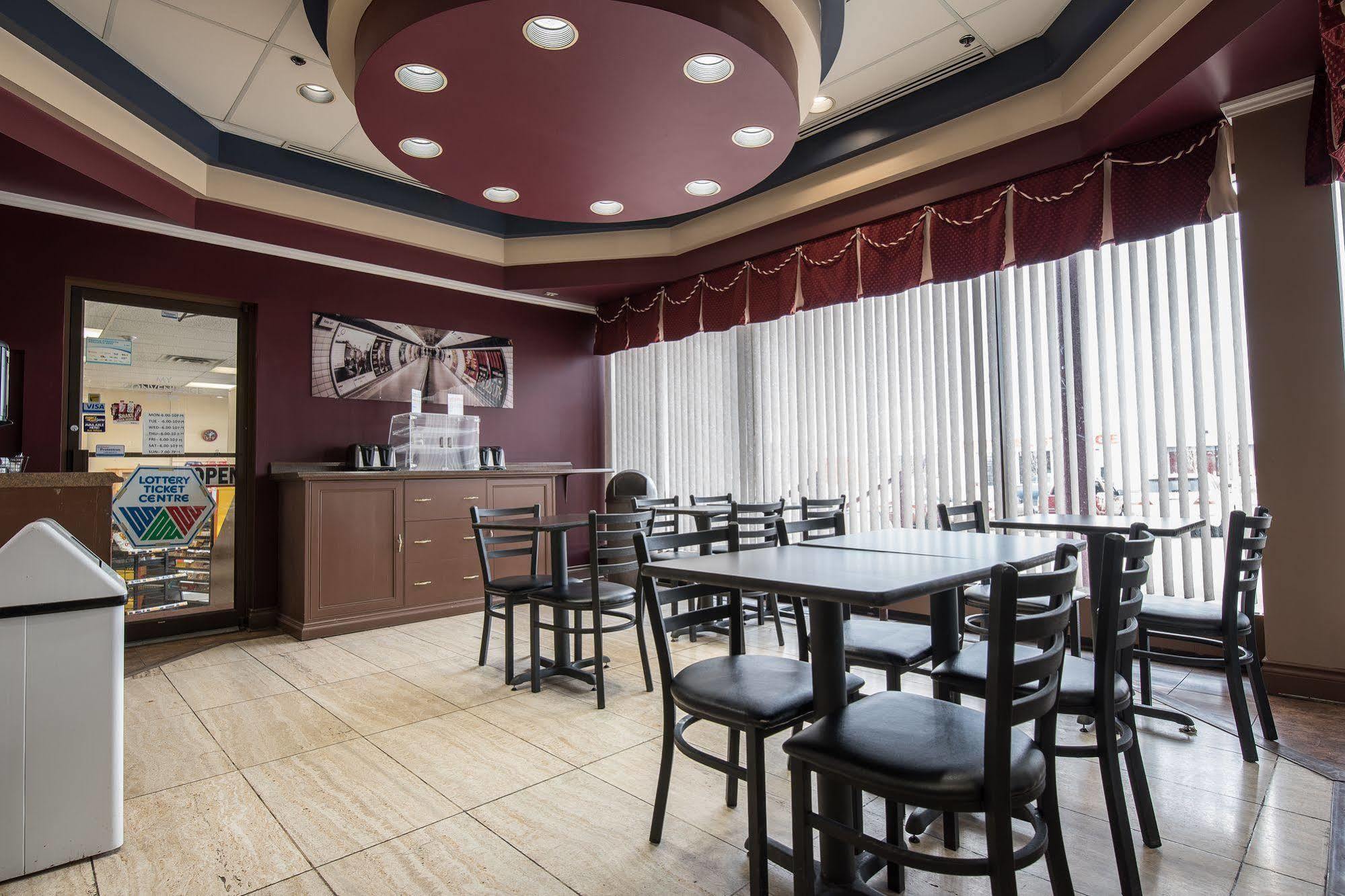 Argyll Plaza Hotel Edmonton Esterno foto