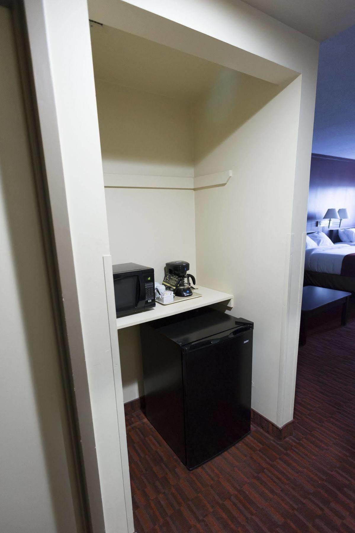 Argyll Plaza Hotel Edmonton Esterno foto