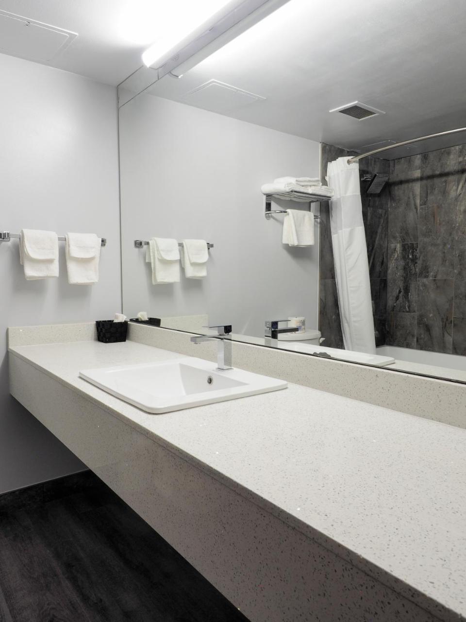 Argyll Plaza Hotel Edmonton Esterno foto